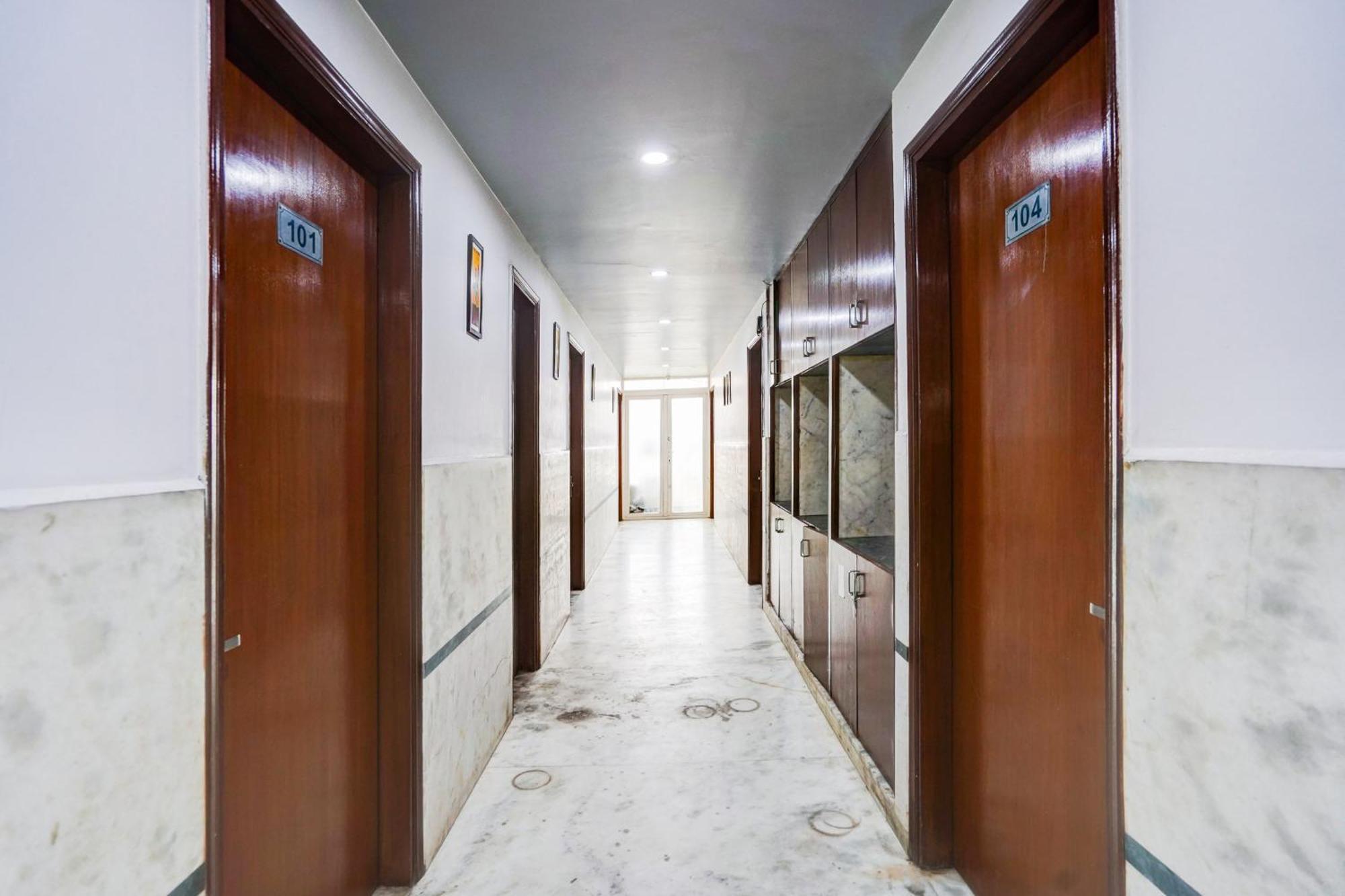 Super Collection O Sector 110 Noida Hotel Exterior photo