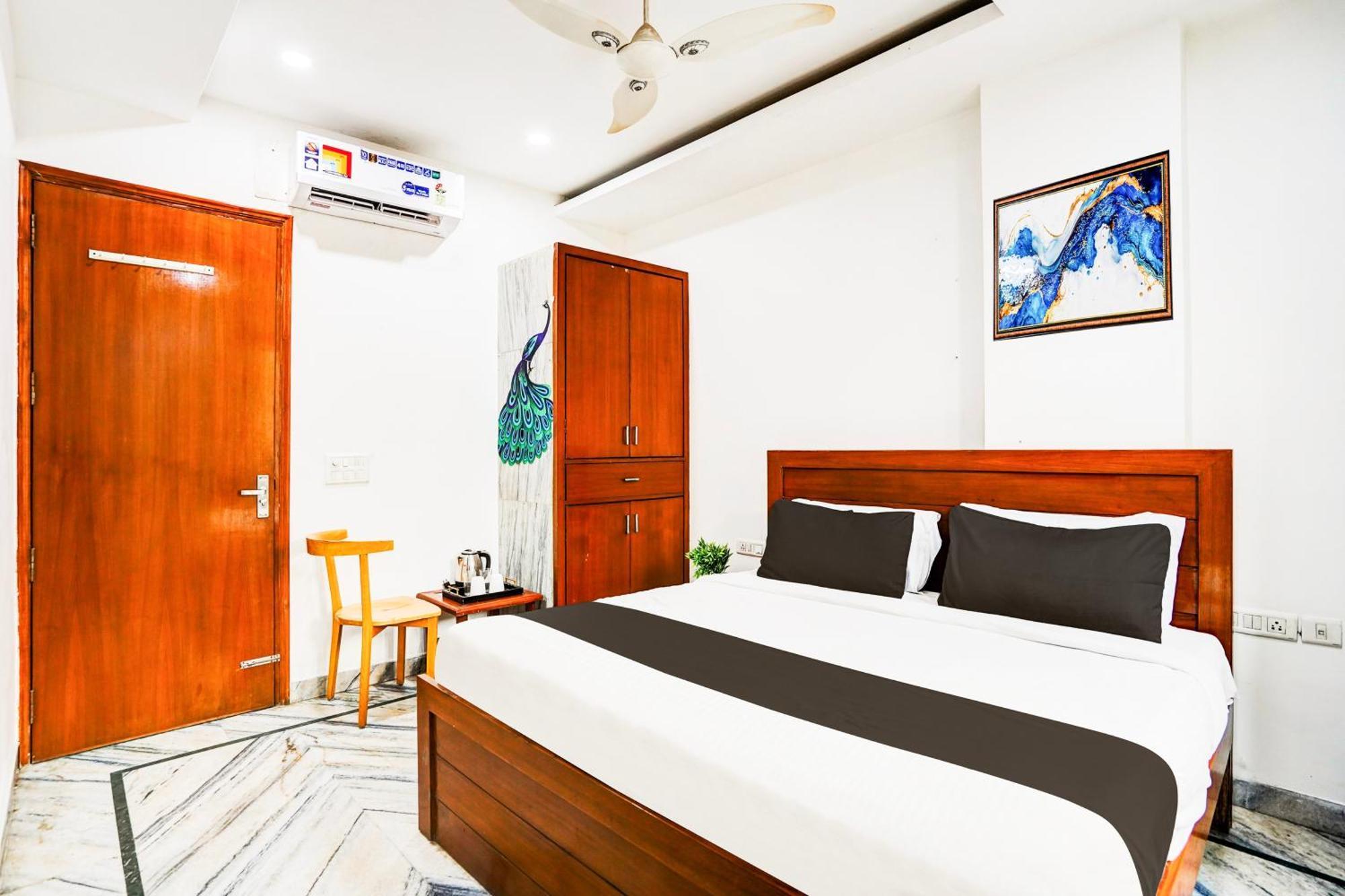 Super Collection O Sector 110 Noida Hotel Exterior photo